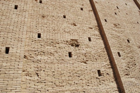 Detail of "weeper holes" at the Ziggurat of Ur. Other holes and damaged areas of the reconstructed ziggurat wall result, in part, from an attack on a nearby Iraqi air base in 1920s (see source). 