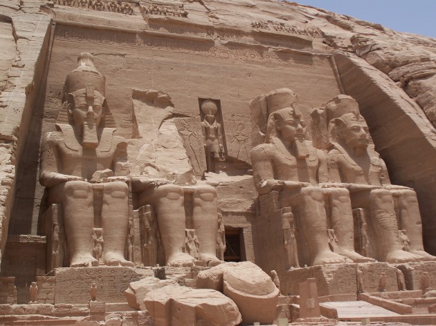 Temple of Rameses II, ca. 1290-1224 BCE. Abu Simbel, Egypt. Image courtesy Wikipedia.